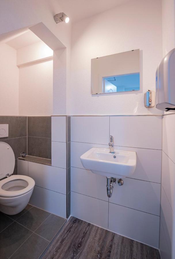 Village Bistro & Bar Fremdenzimmer Деттинген-на-Эрмсе Экстерьер фото