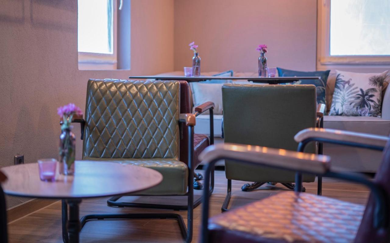 Village Bistro & Bar Fremdenzimmer Деттинген-на-Эрмсе Экстерьер фото