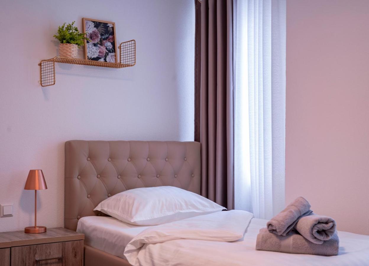 Village Bistro & Bar Fremdenzimmer Деттинген-на-Эрмсе Экстерьер фото