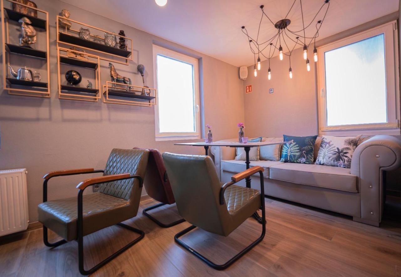 Village Bistro & Bar Fremdenzimmer Деттинген-на-Эрмсе Экстерьер фото