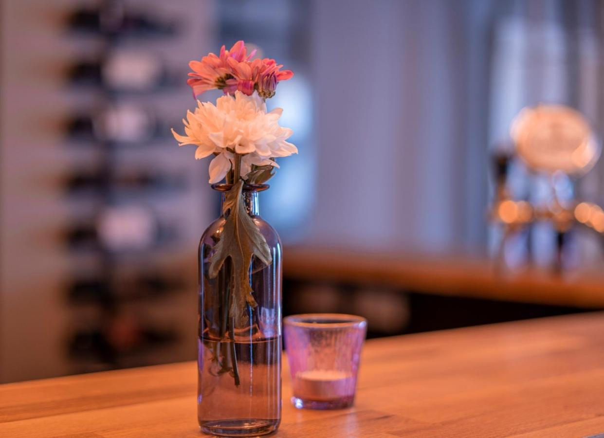 Village Bistro & Bar Fremdenzimmer Деттинген-на-Эрмсе Экстерьер фото