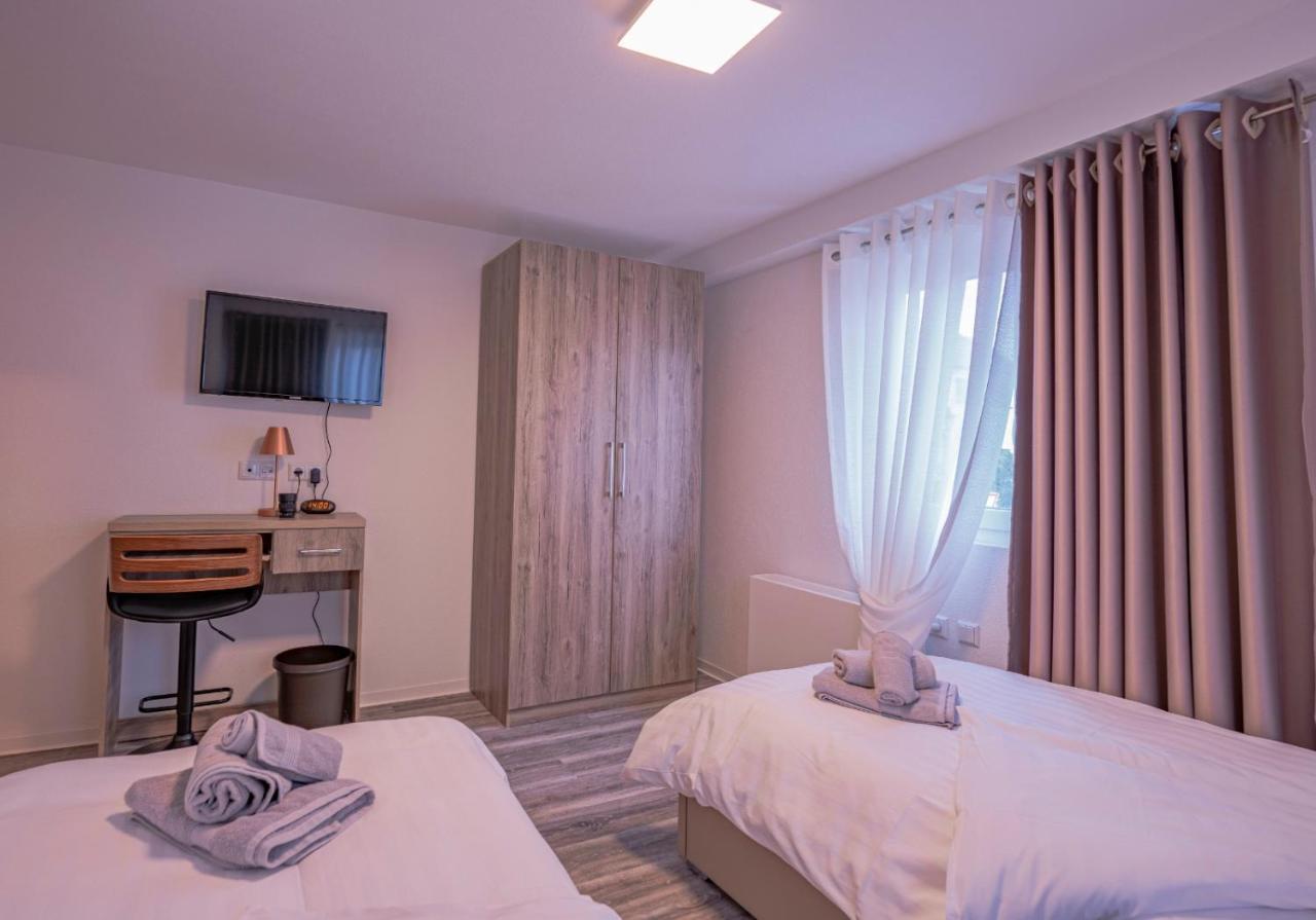 Village Bistro & Bar Fremdenzimmer Деттинген-на-Эрмсе Экстерьер фото